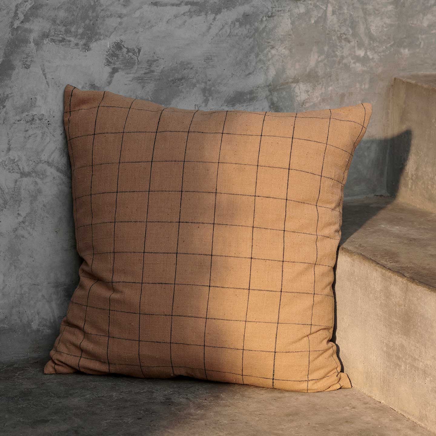 Cojín marrón - CasaSoyer