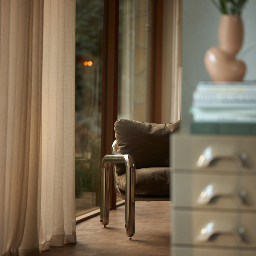 CHROME LOUNGE ARMCHAIR, CANVAS BROWN CasaSoyer