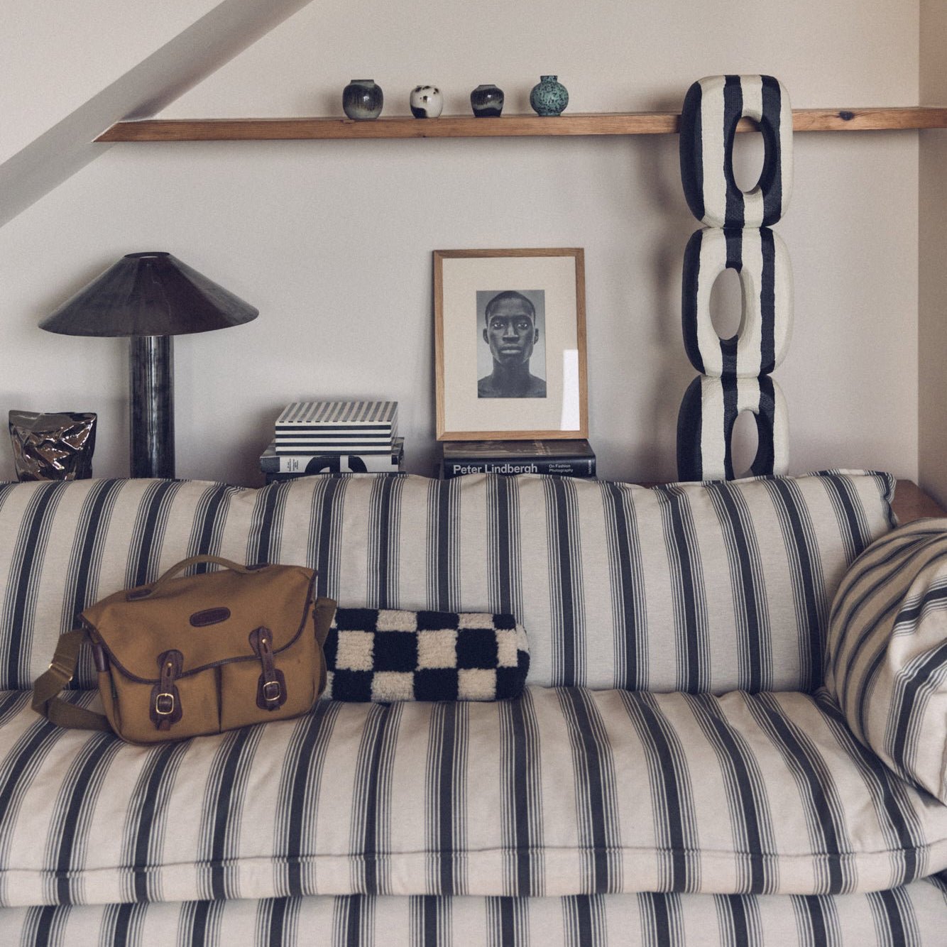 Escultura monocromatica - CasaSoyer