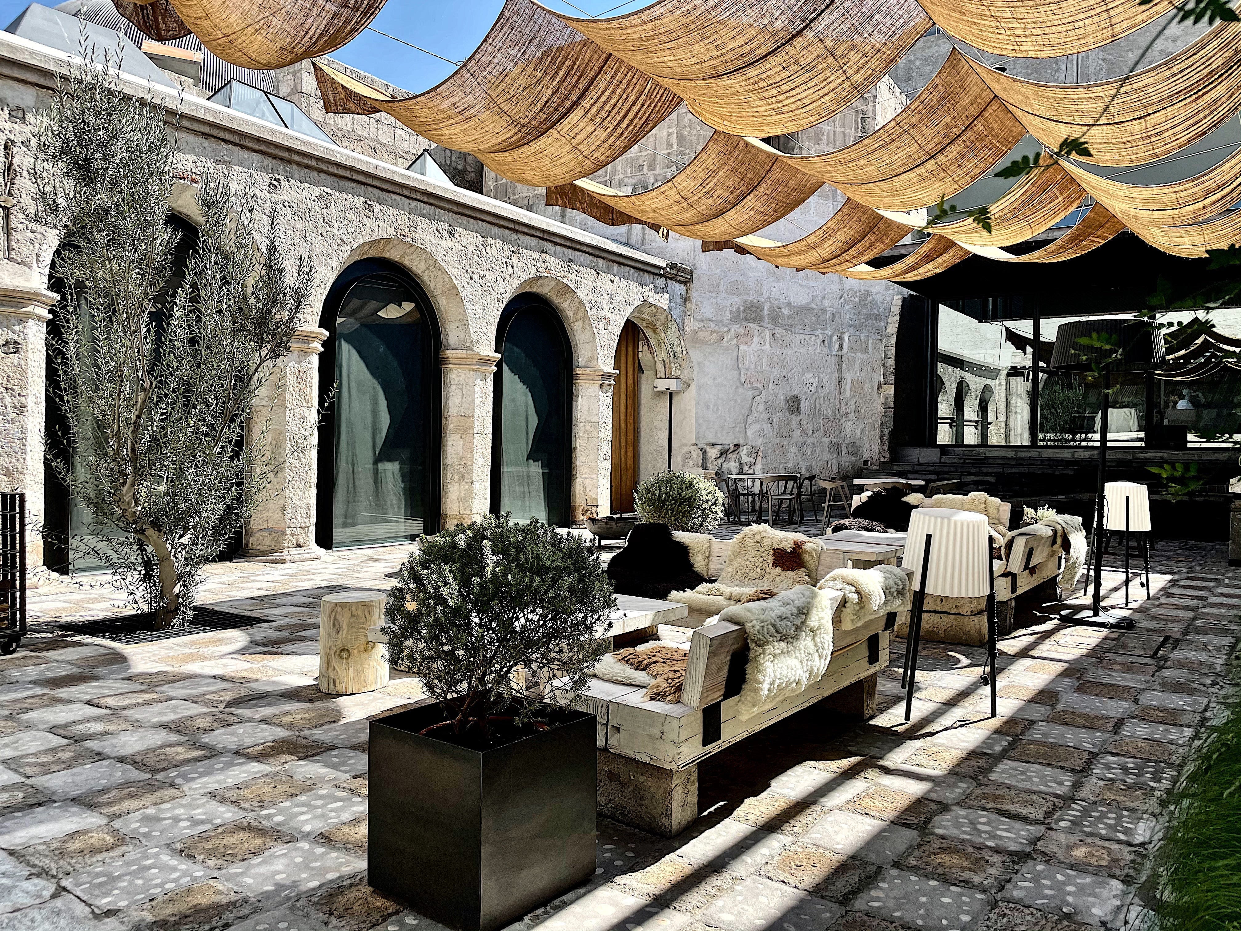 CIRQA: MUROS CON HISTORIA - CasaSoyer