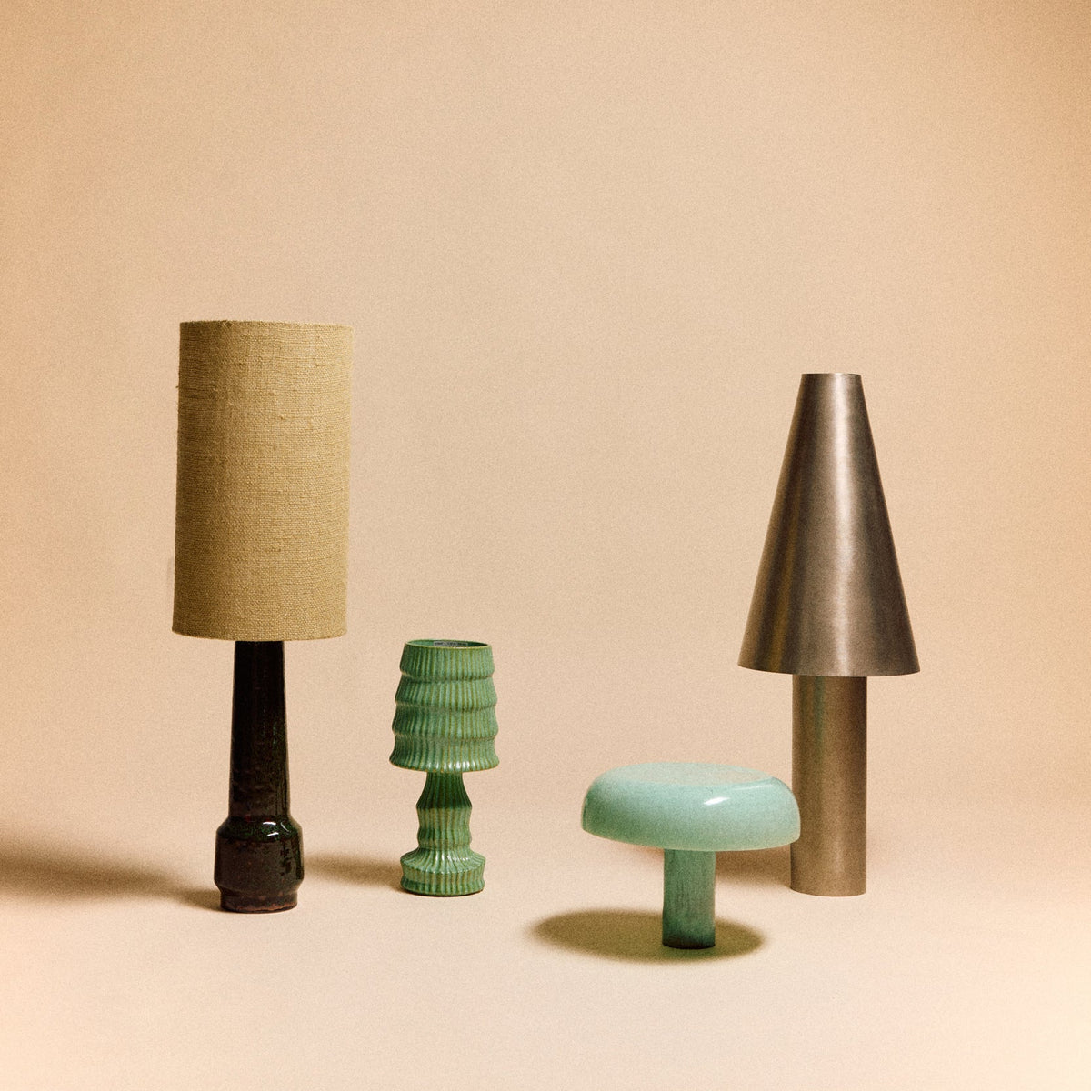 Lámpara de mesa cono - CasaSoyer